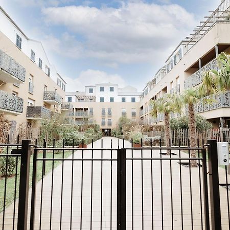 Hexa Dream Apartment Монтеврен Екстериор снимка