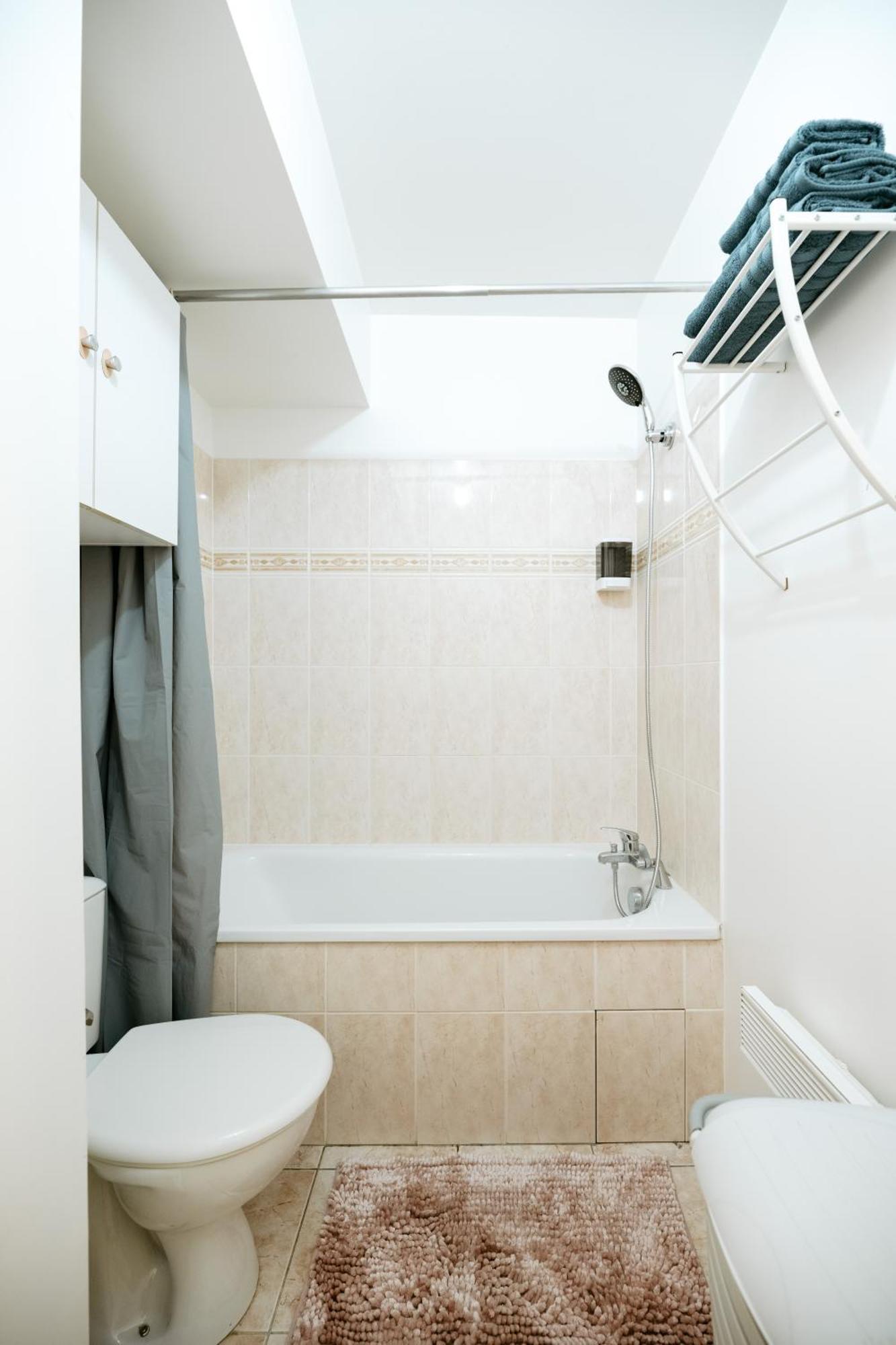 Hexa Dream Apartment Монтеврен Екстериор снимка