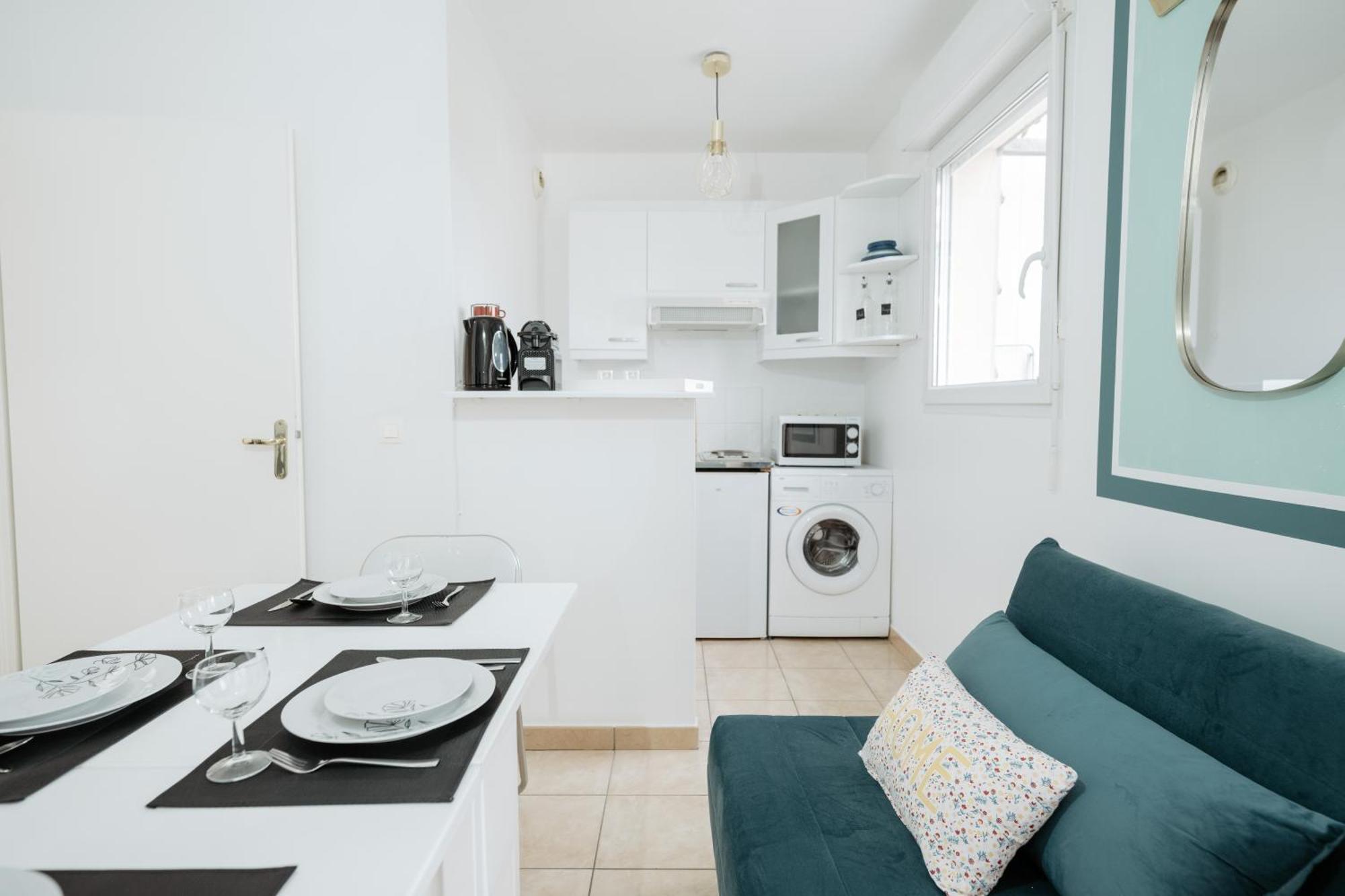 Hexa Dream Apartment Монтеврен Екстериор снимка